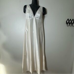 Vintage Kayser Satin Cream Chemise Nightie Size 34